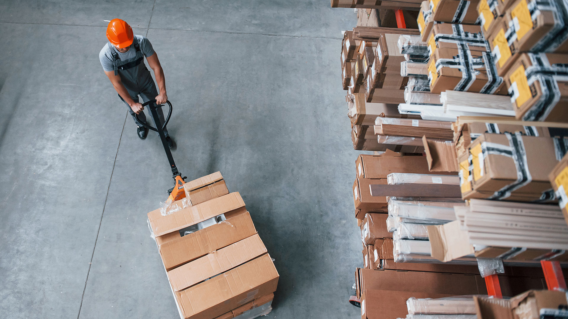 Estoque abastecido é estoque eficiente? Entenda a diferença entre grau de abastecimento e grau de nivelamento